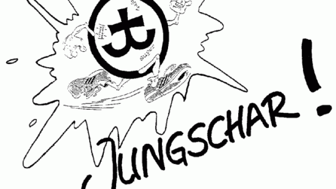  Kirchengemeinde blickt während des Gottesdienstes auf Altar und Chor.