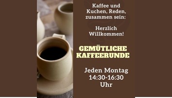 Friedhofsweg mit Bäumen; Logo Evangelischer Friedhof Gütersloh.